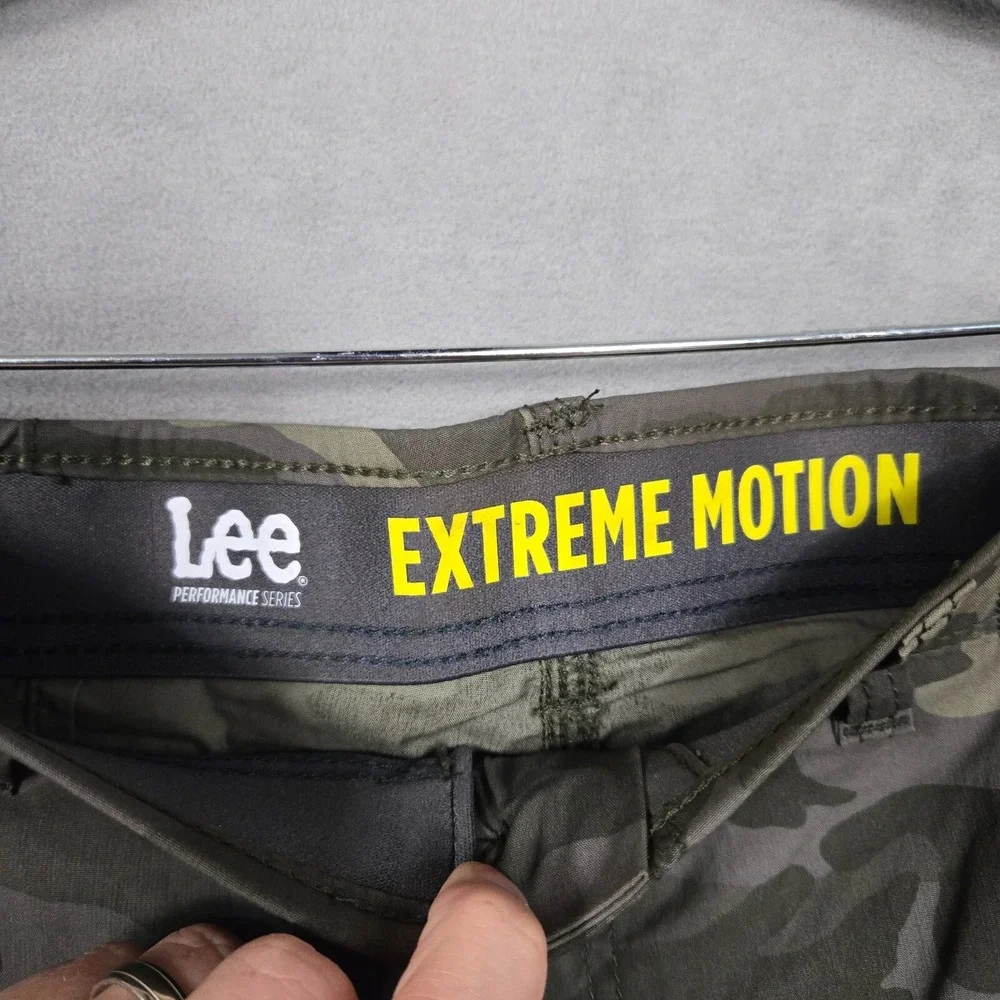 Lee Cargo Shorts Mens 30 Camo Extreme Motion Stretch Outdoor‎ NEW